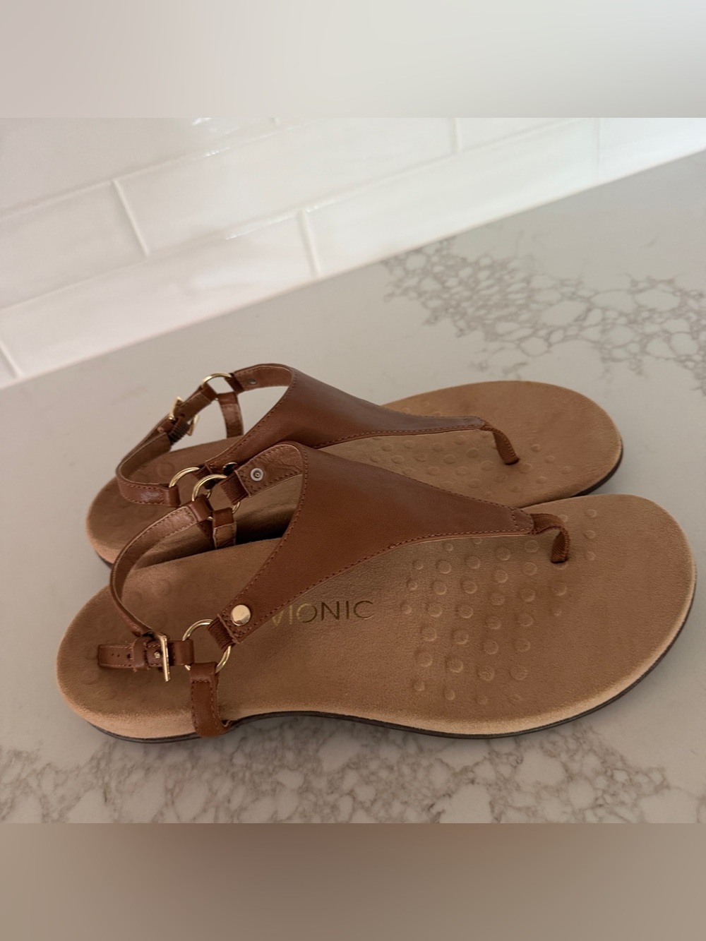 Vionic Kirra Women’s Brown Leather Thong Sandals Buckle Strap US 10